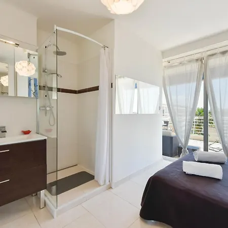 Cozy Top-floor 2-br Terrace And Sea View 아파트 칸느