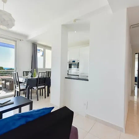 아파트 Cozy Top-floor 2-br Terrace And Sea View 칸느