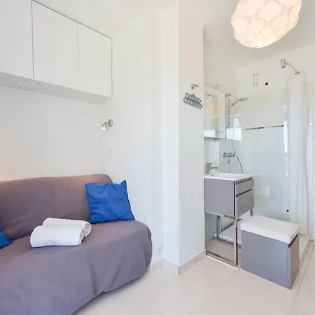 Cozy Top-floor 2-br Terrace And Sea View 칸느