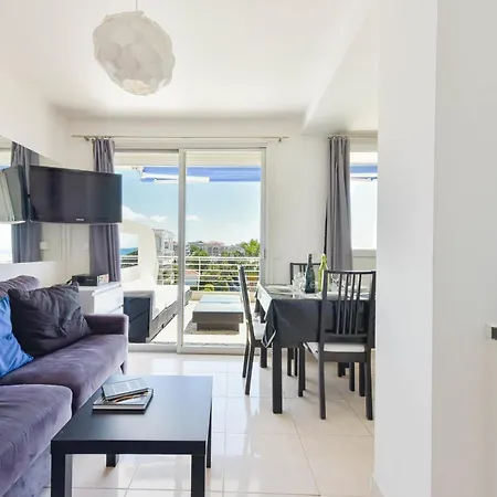 Cozy Top-floor 2-br Terrace And Sea View 칸느