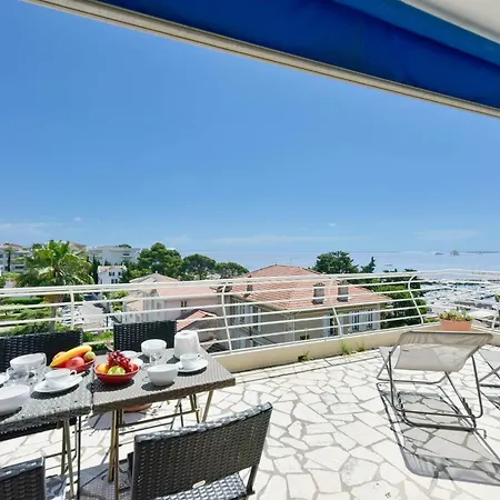 Cozy Top-floor 2-br Terrace And Sea View * 칸느
